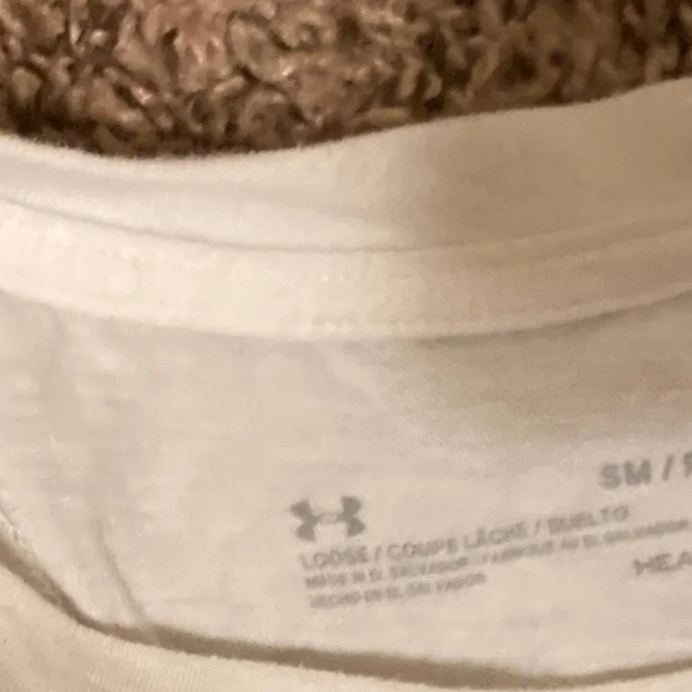 Under Armour White Athletic Tank Top Small Sleeveless Heatgear Loose Floral
